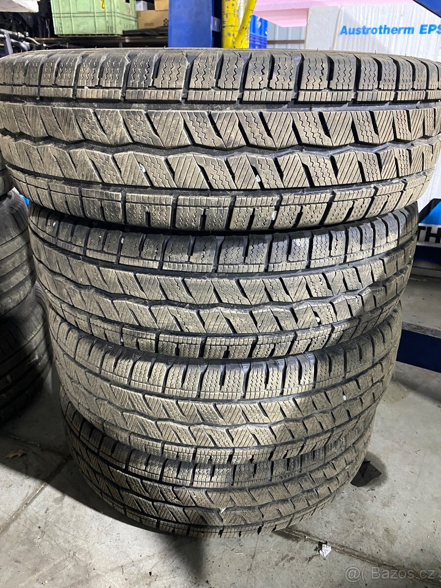 Hankook 215/75 R16C