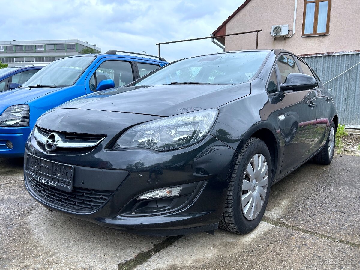 Opel Astra J sedan TURBO