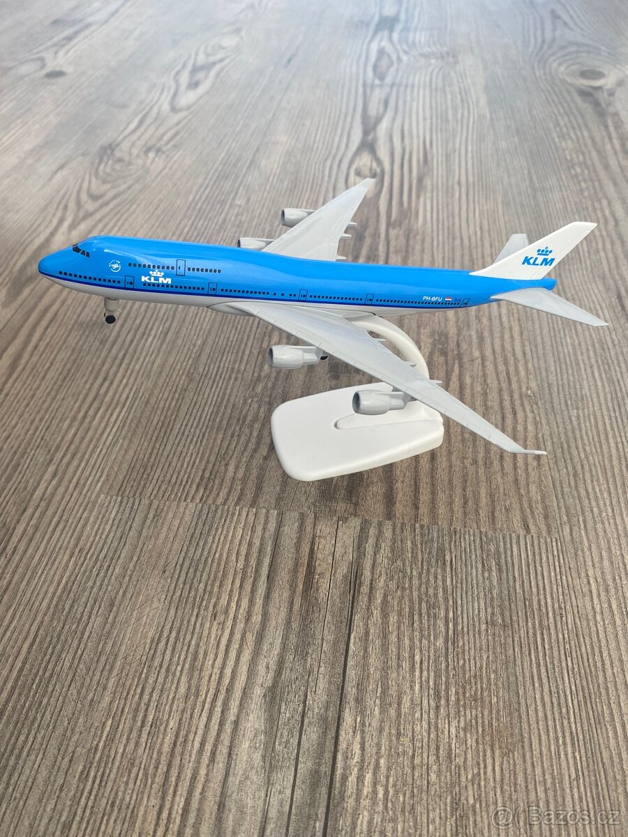 KLM Boeing 747 – realistický kovový model s podstavcem