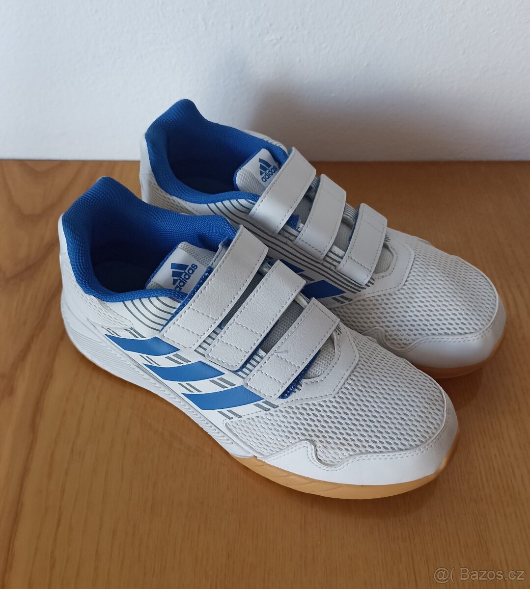 Sálové boty Adidas.