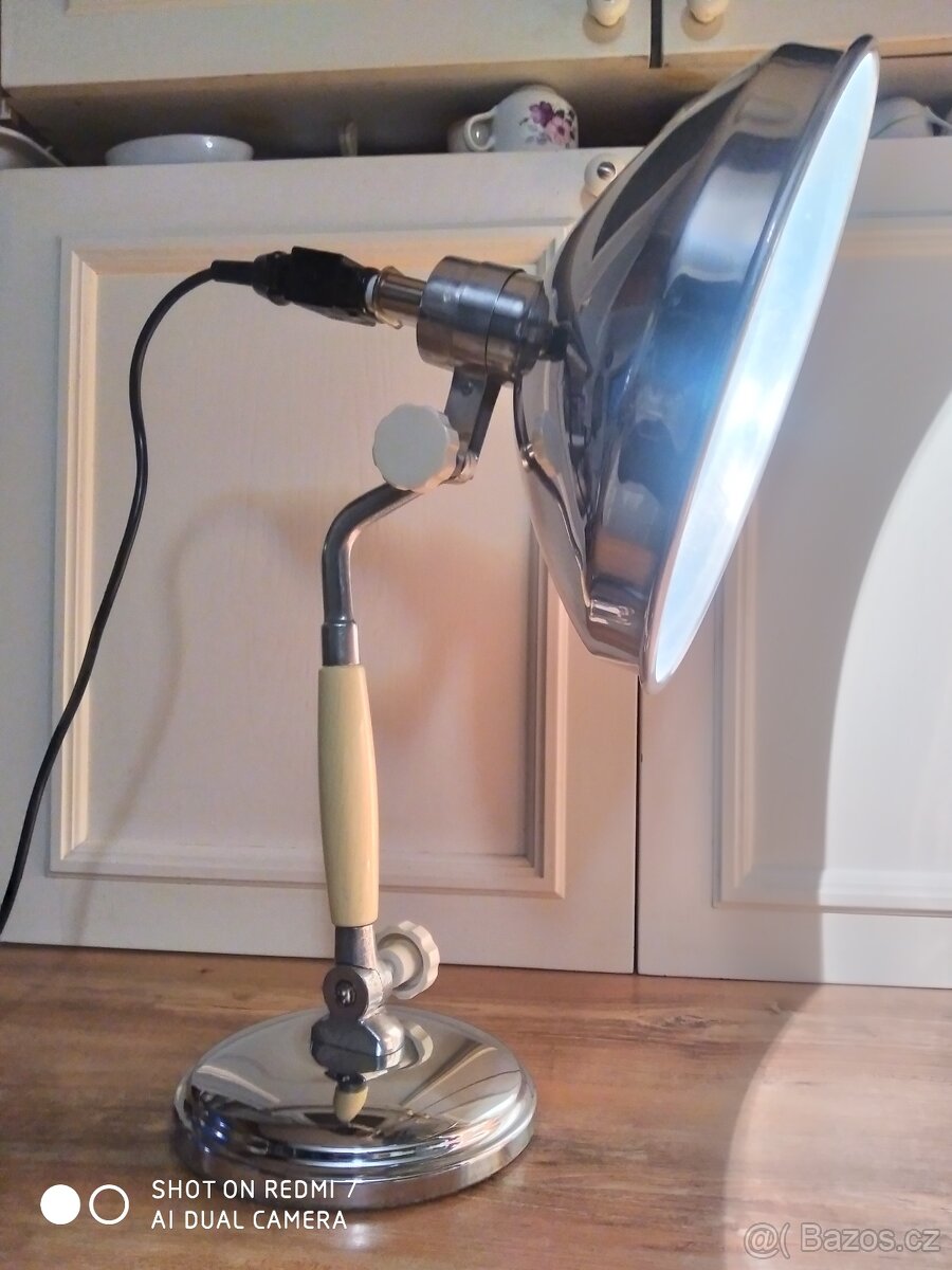 Stará starožitná lampa funkcionalismus "nová" příslušenstv