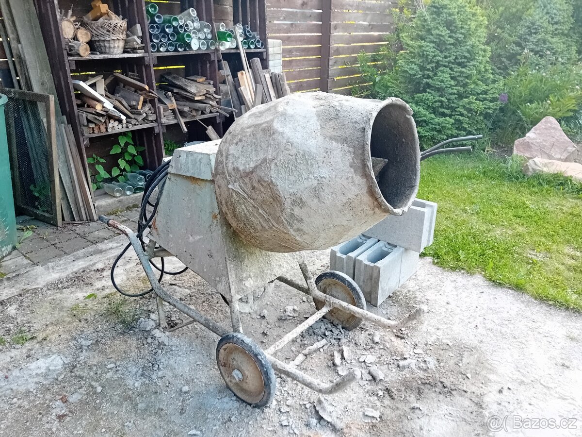 Míchačka na dvě kolečka vč. kabelu