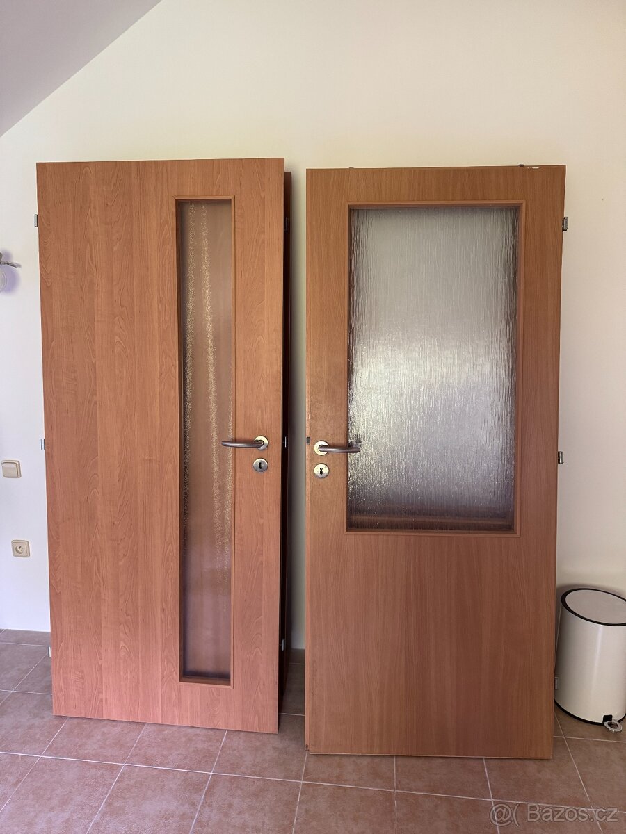 10x Dřevěné dveře s klikami