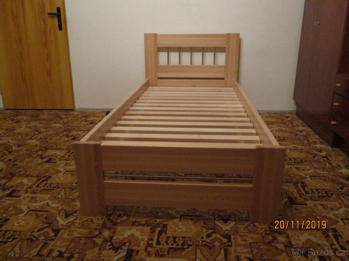 BUKOVÁ POSTEL S ROŠTEM