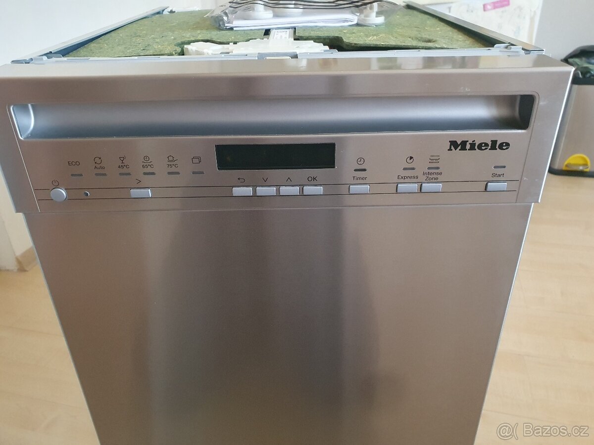 Myčka Miele 45cm nerez autoOpen