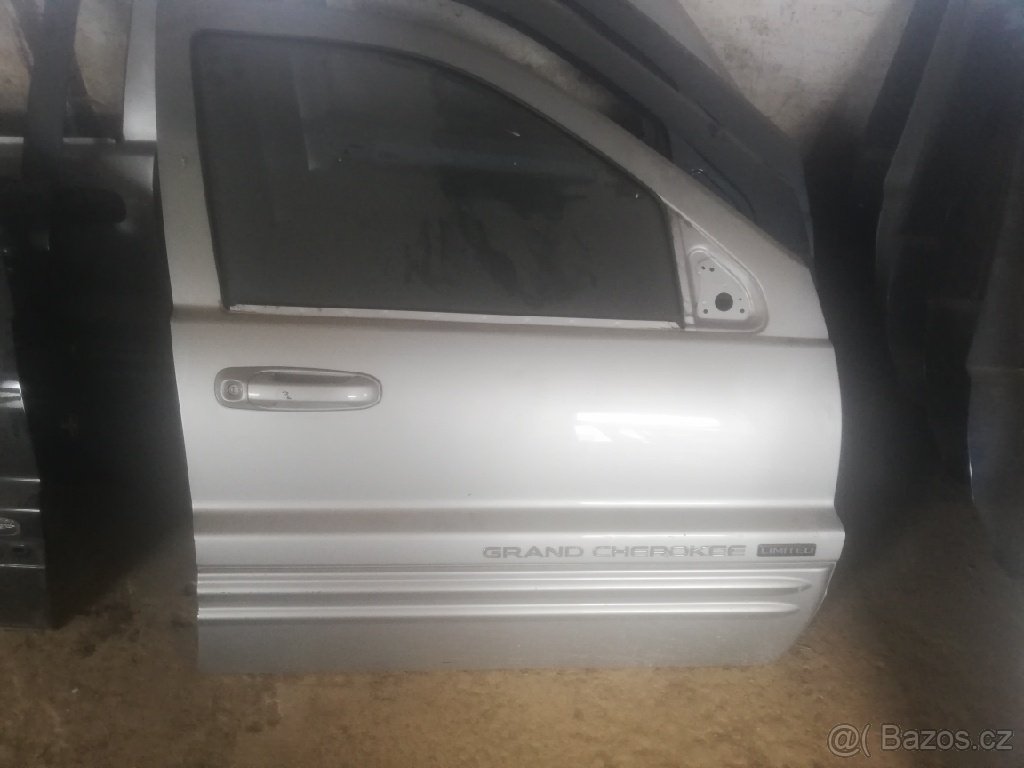 Jeep Grand Cherokee dveře různé barvy