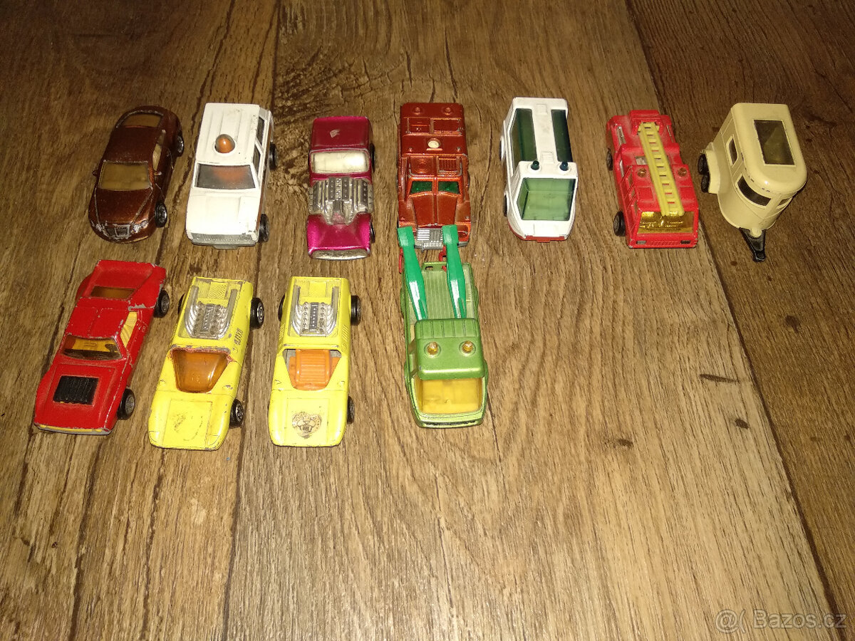 Prodám 53 kusů modelů autíček + 7 modelů Norev