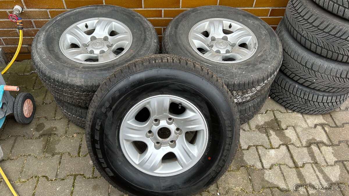 Mazda B2500 original kola 15" 5ks
