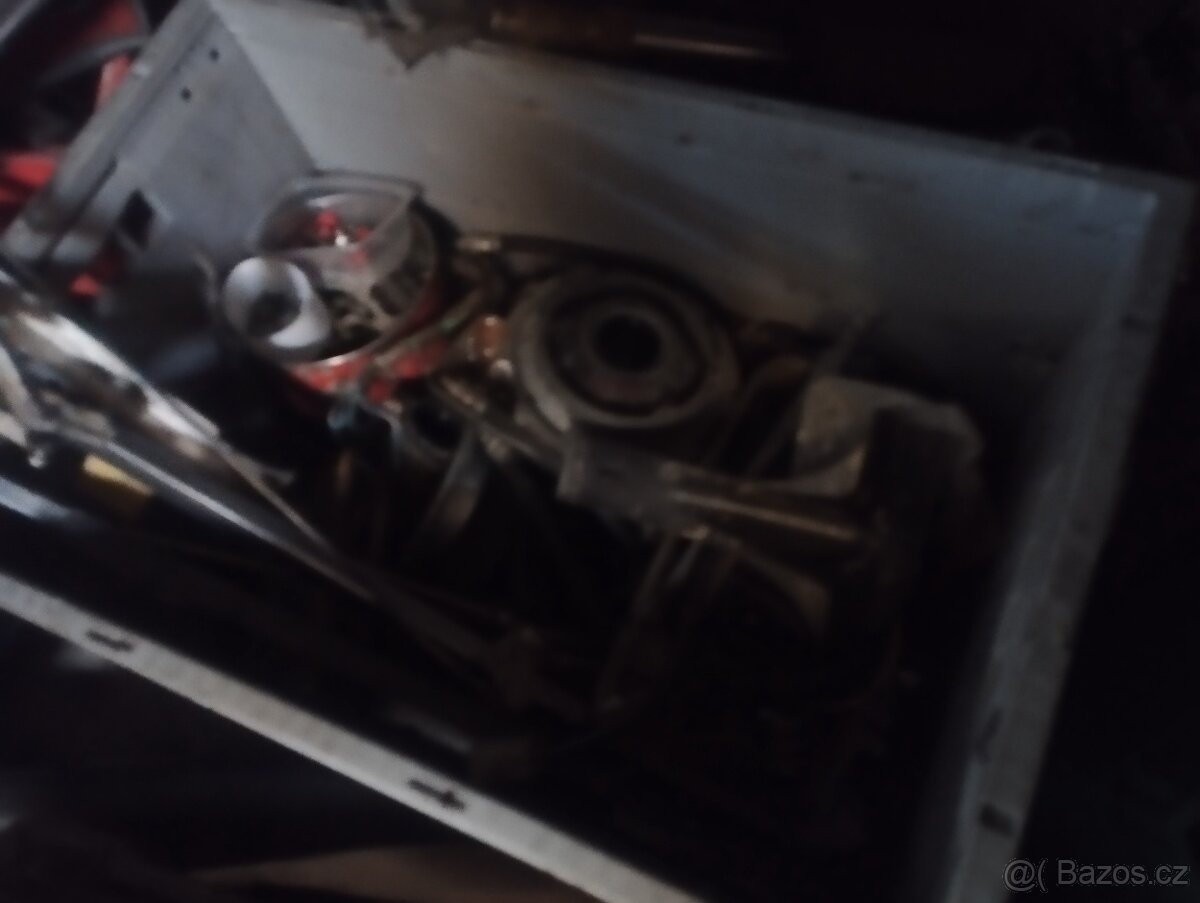 Lada různé dile 1500 nebo 1200