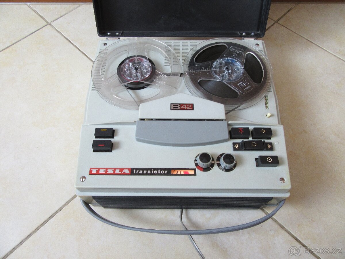Nabízím retro magnetofon Tesla B 42. Plně funkční. Top stav.