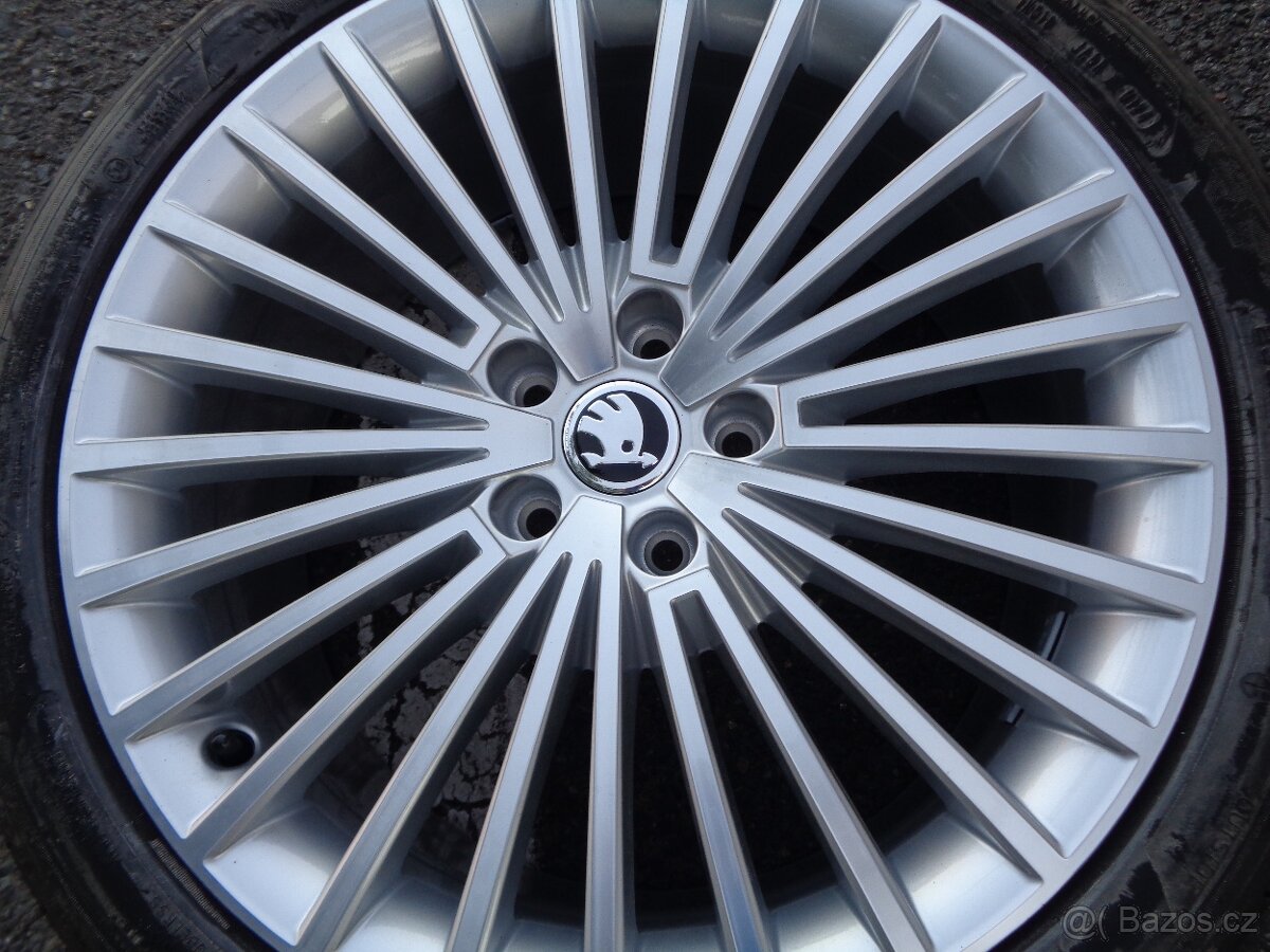 nový originál Škoda Superb 19 alu kola 5x112