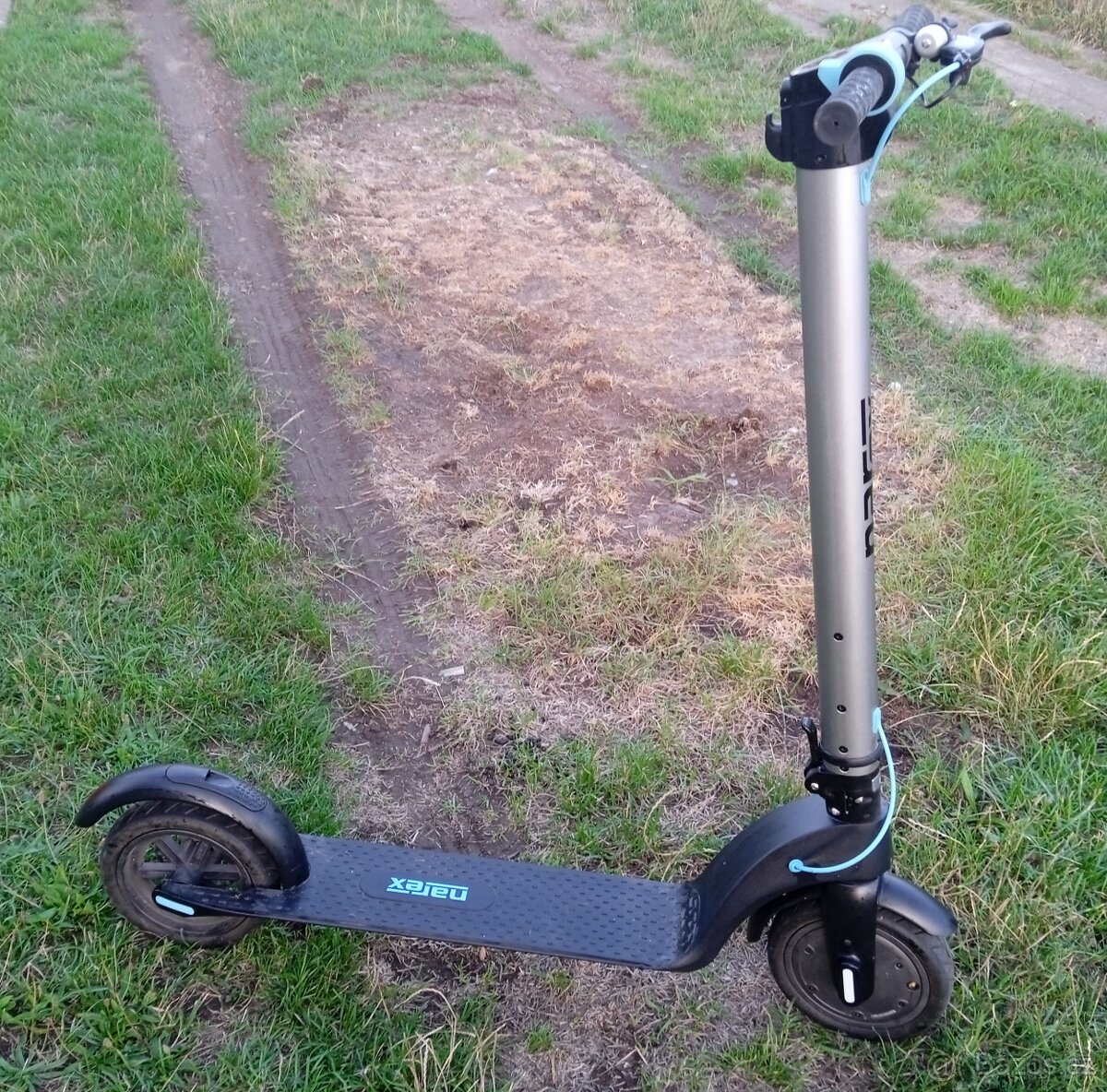 Elektrická koloběžka narex