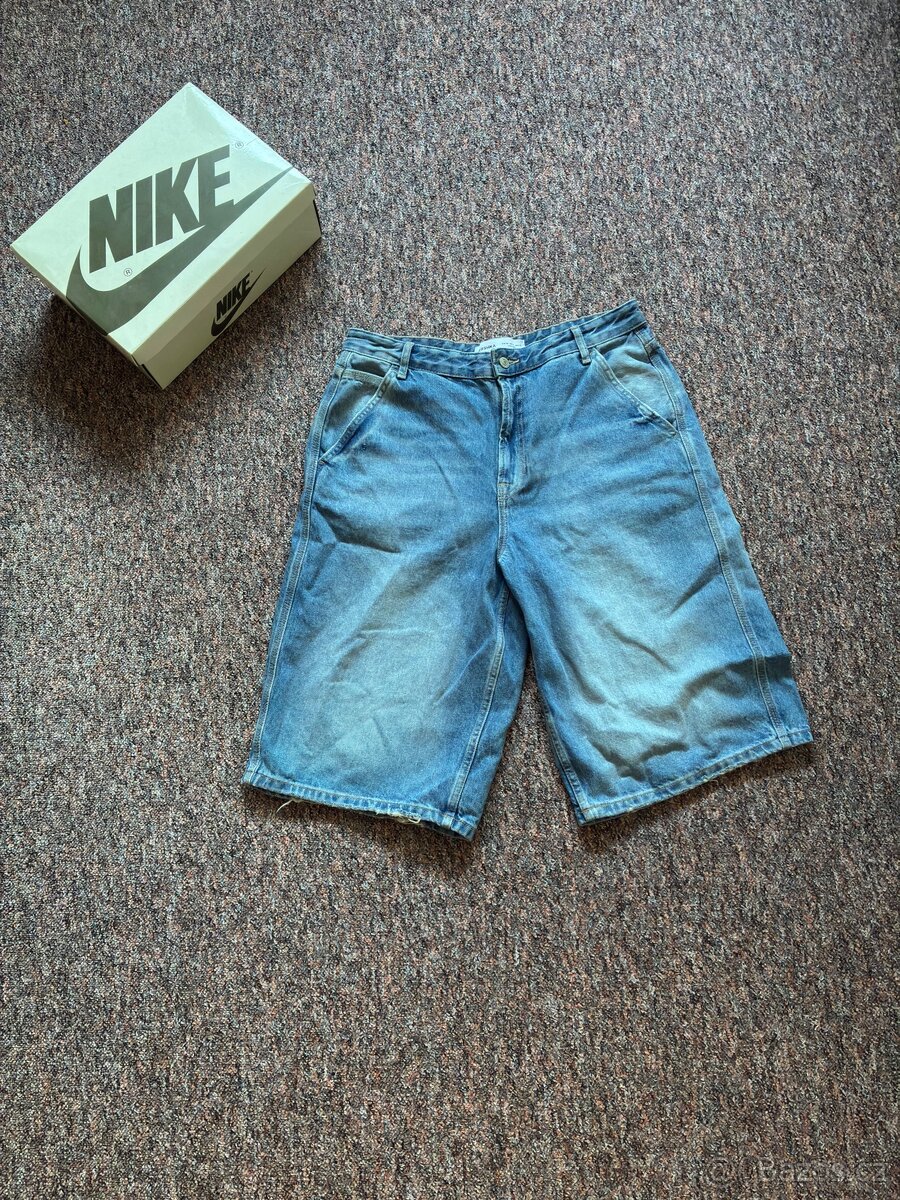 Bershka Kraťasy 3/4