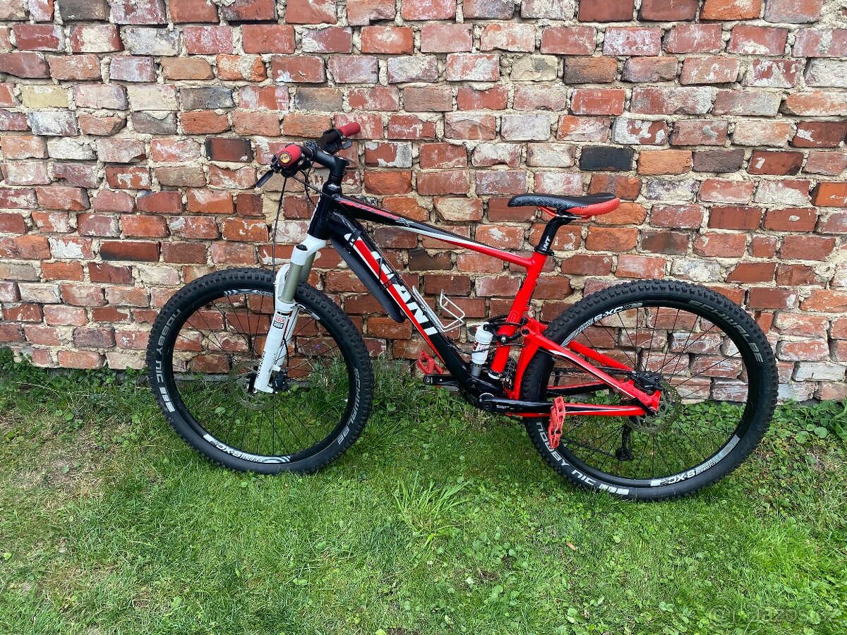 Prodám celoodpružené kolo Giant Anthem X3, velikost M