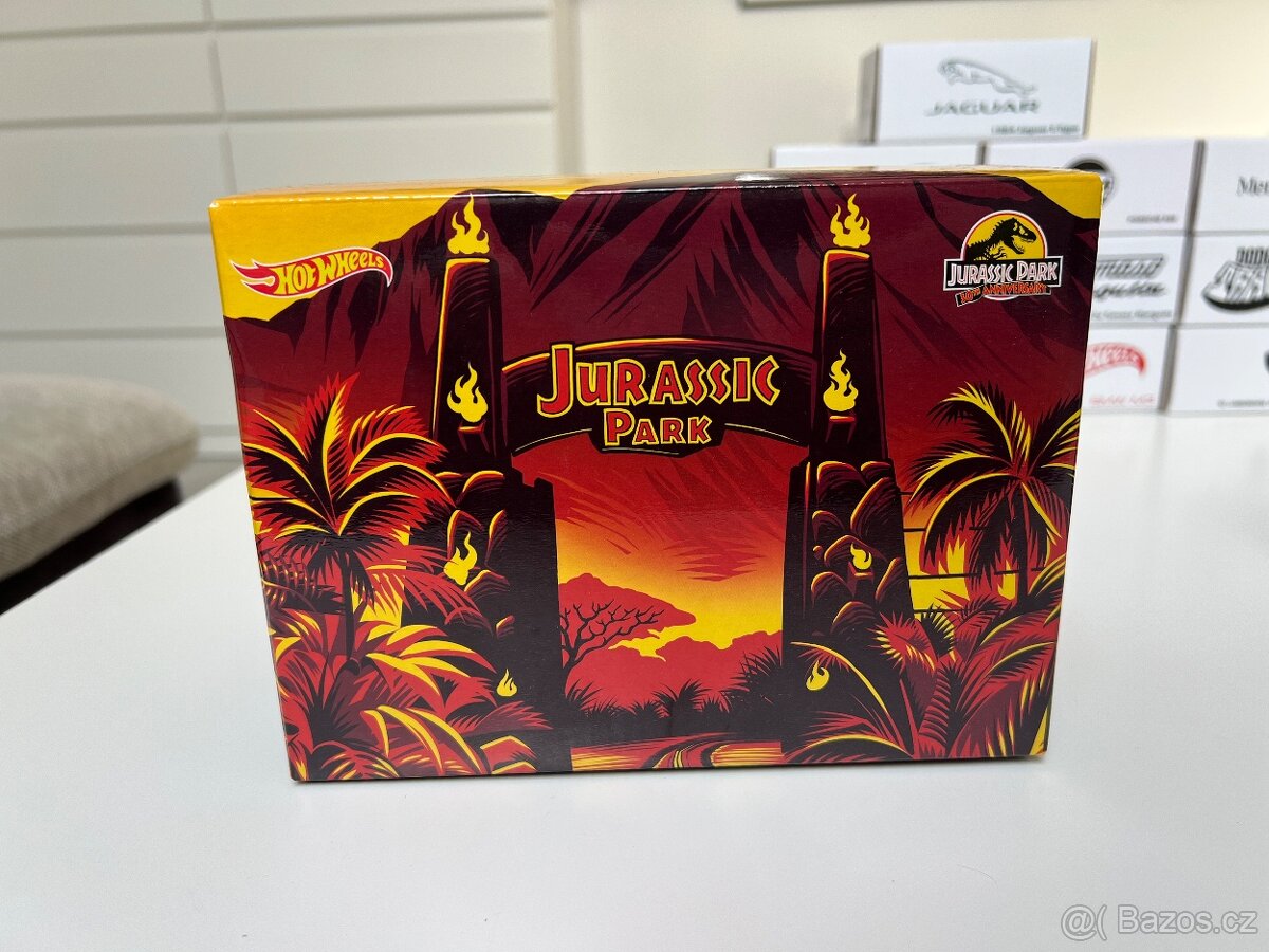 Hot Wheels x Jurrasic Park Jeep Wrangler & Dr. Ian Malcolm