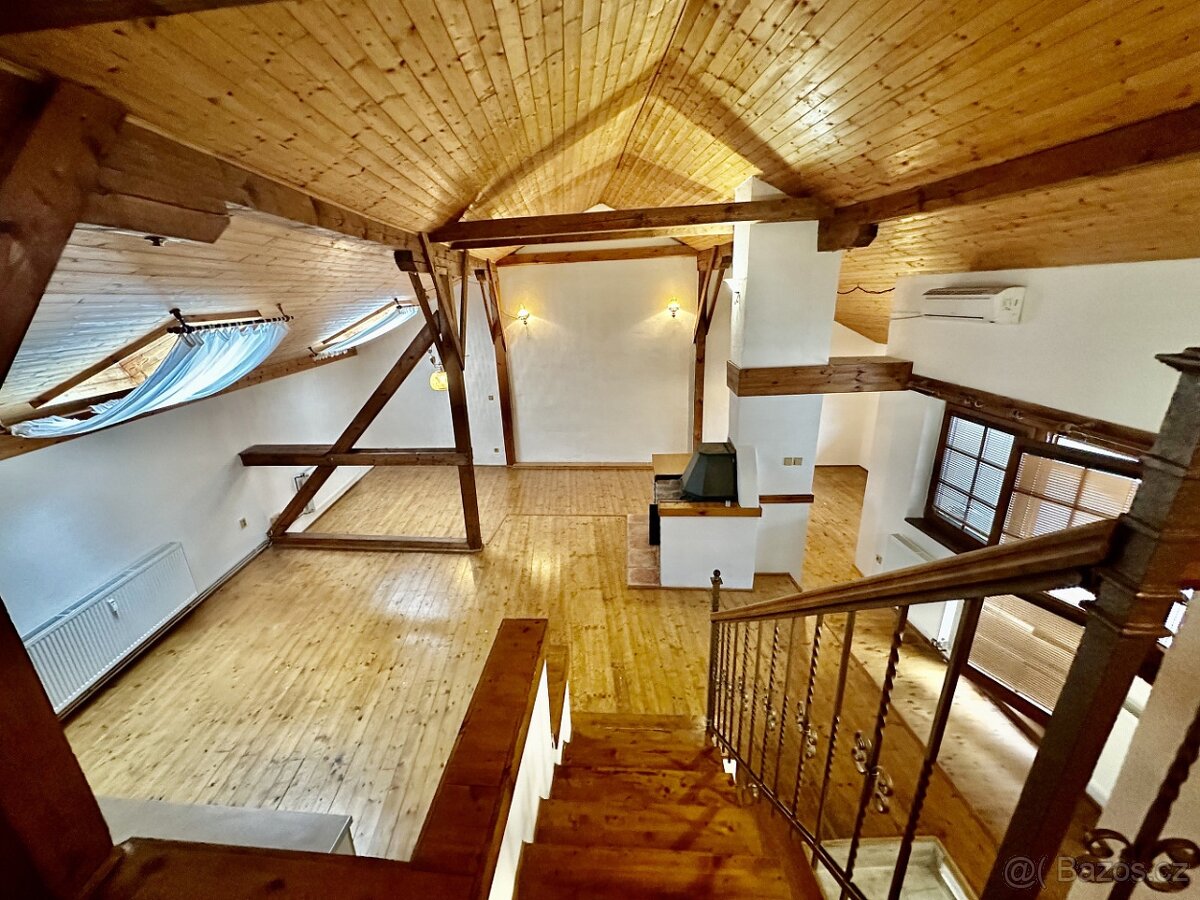 Pronájem bytu 3+kk (mezonet) 137m2, ulice Hálkova - Husovice