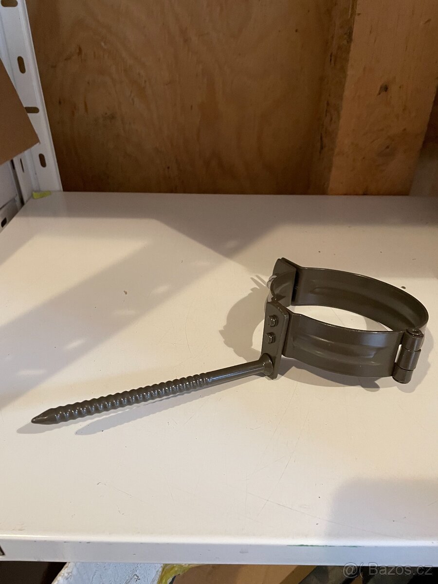 Prefa objímka svodu 100, trn 140mm, barva tm. hnědá, NOVÁ