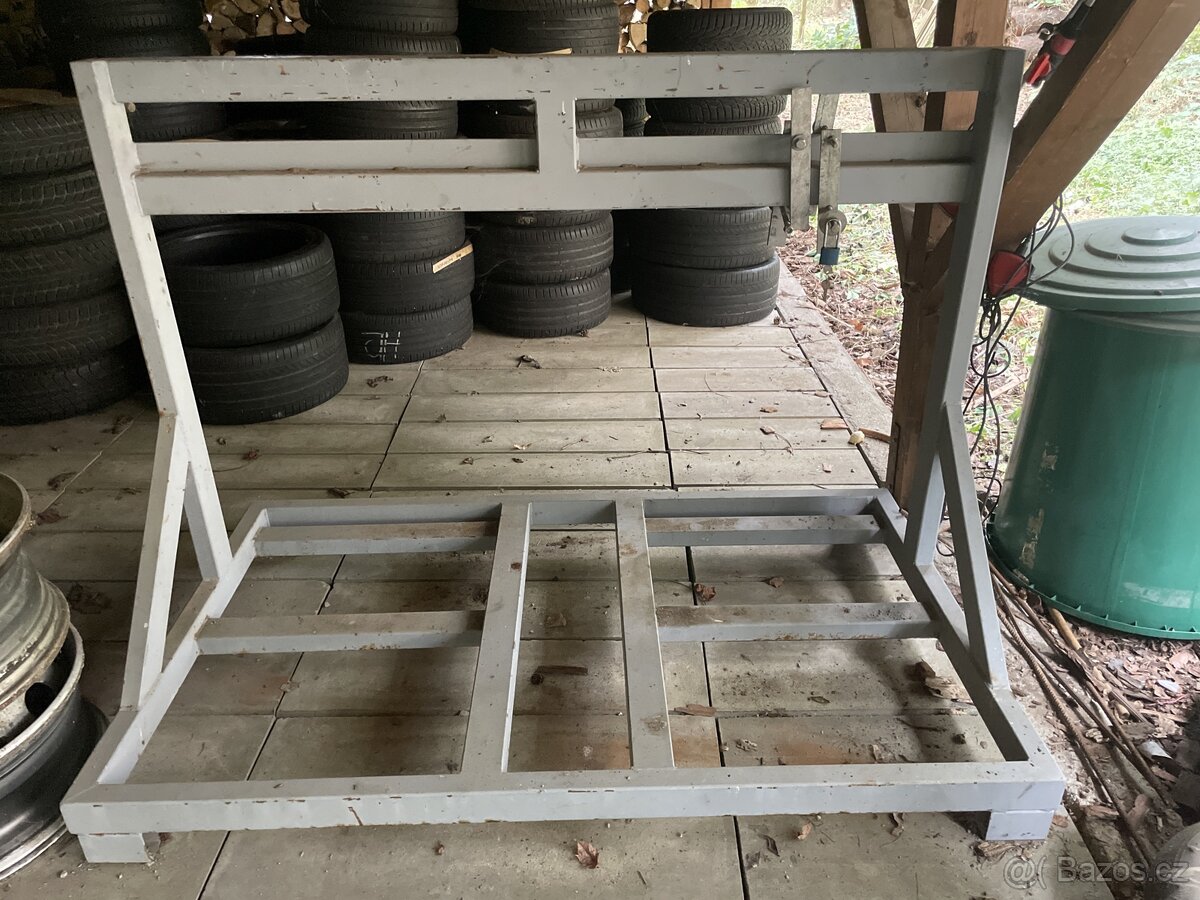 Stojan Stingray na lodní motory