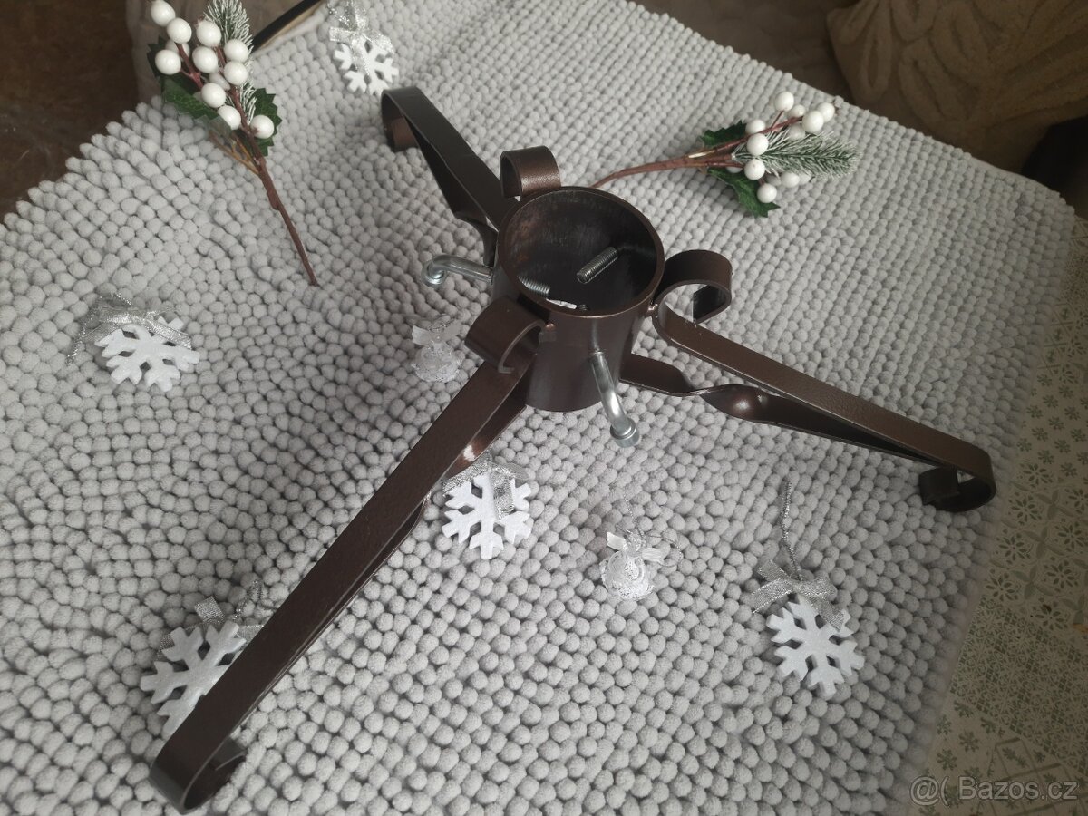 Stojanek pod stromeček