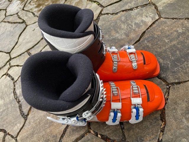 Lyžařské boty Atomic Waymaker JR R4 (vel 38/39 - 25 cm)