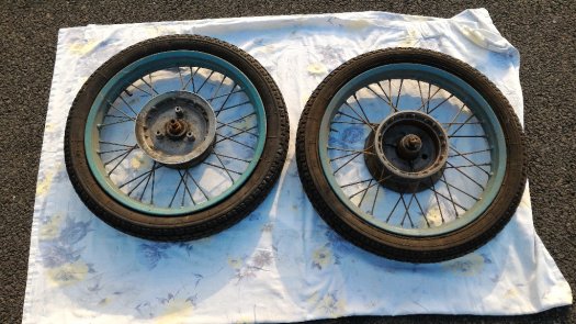 Kola ráfky + pneu DDR MZ Simson pneumant R18