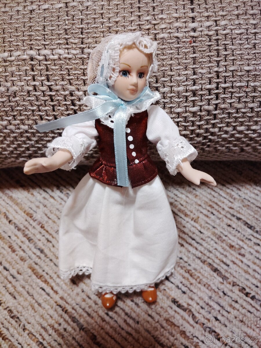 Porcelánová panenka