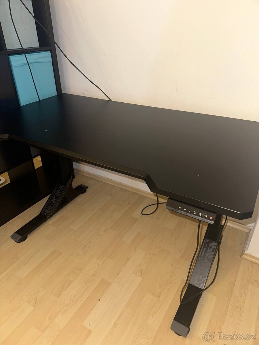 Polohovací herní stůl, elektrický/černý