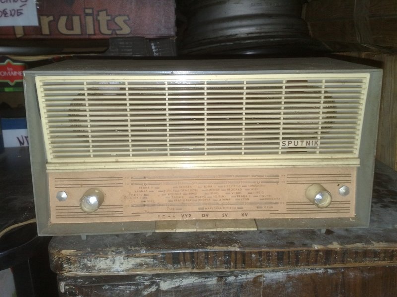 Staré rádio retro Sputník