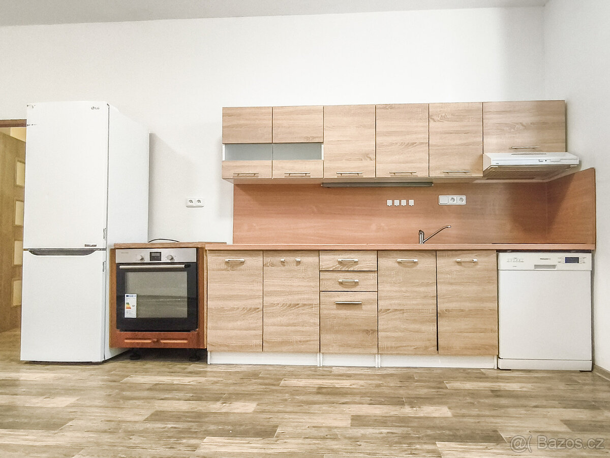 Pronájem bytu 2+1, 77 m2, ul. Janská, Opava