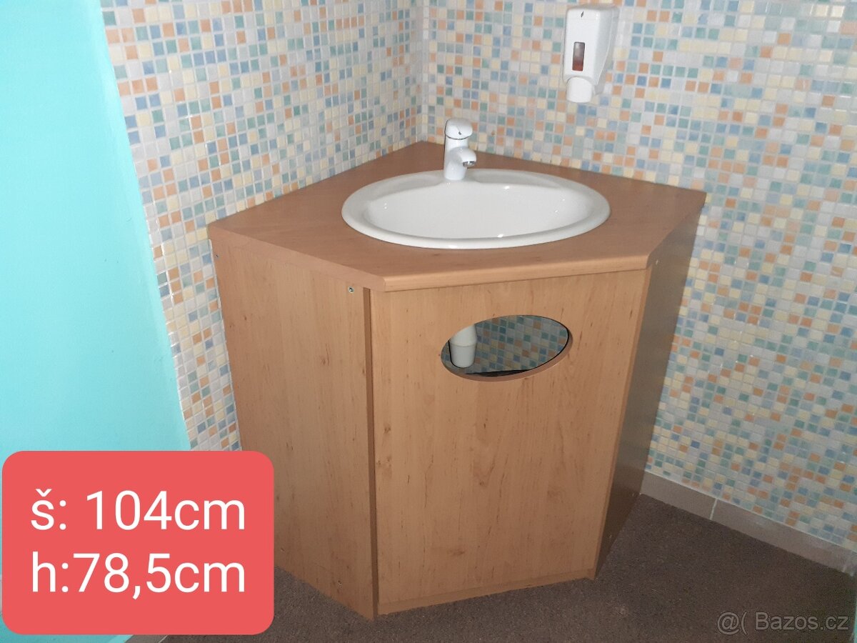 Koupelnová skříňka ROHOVÁ