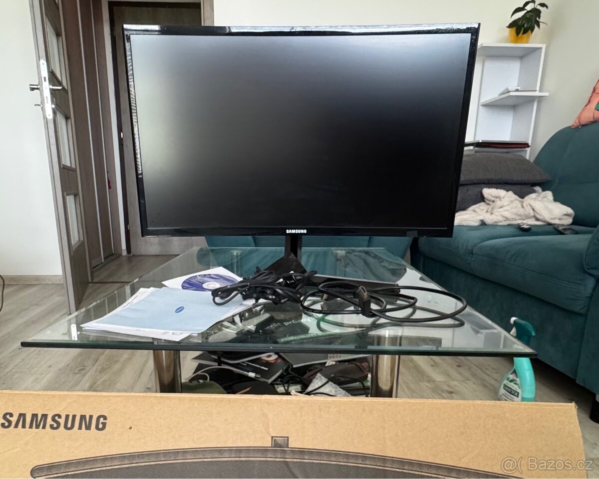 Monitor - Samsung 24” - LC24F390FHUXEN