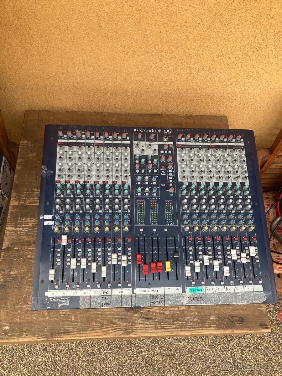 Mixážní pult SOUNDCRAFT LX7ii