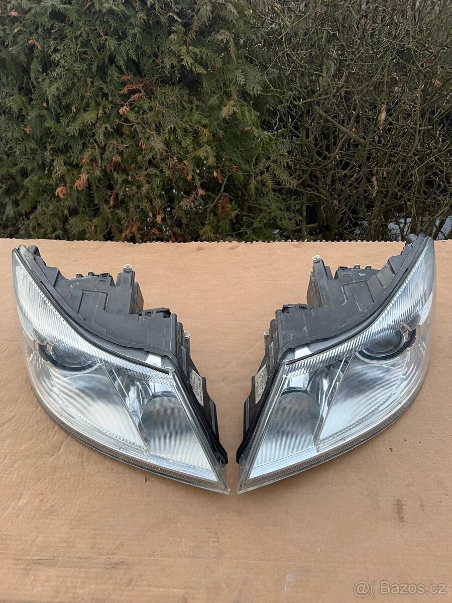 SKODA OCTAVIA 2 FACELIFT XENONY