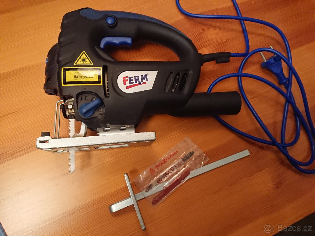 Přímočará pila Ferm 750W s laserem