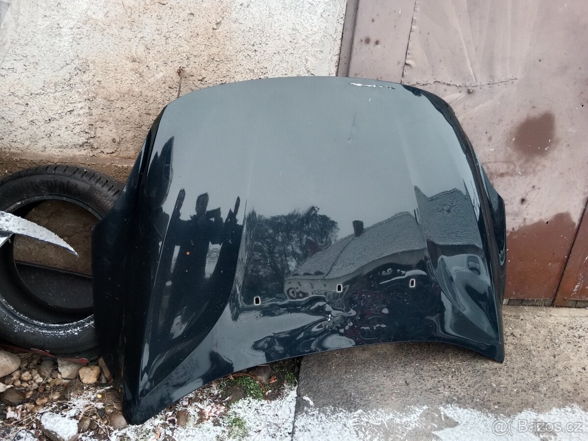 Kapota Volvo V40 2012+