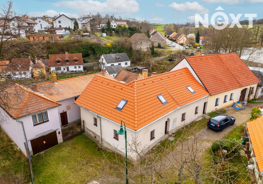 Prodej RD, chalupy u rybníka Mnich v Netolicích.