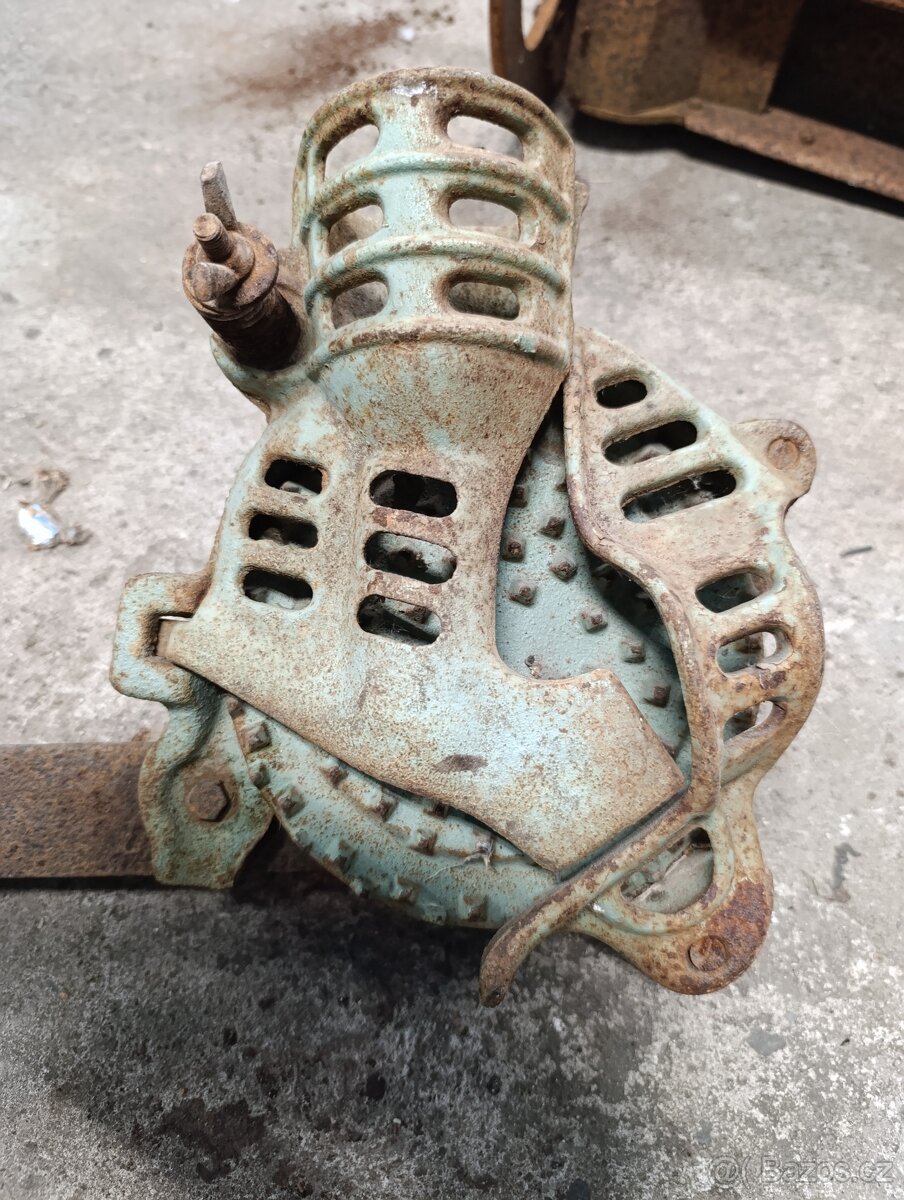 Drhlík, loupač kukuřice,