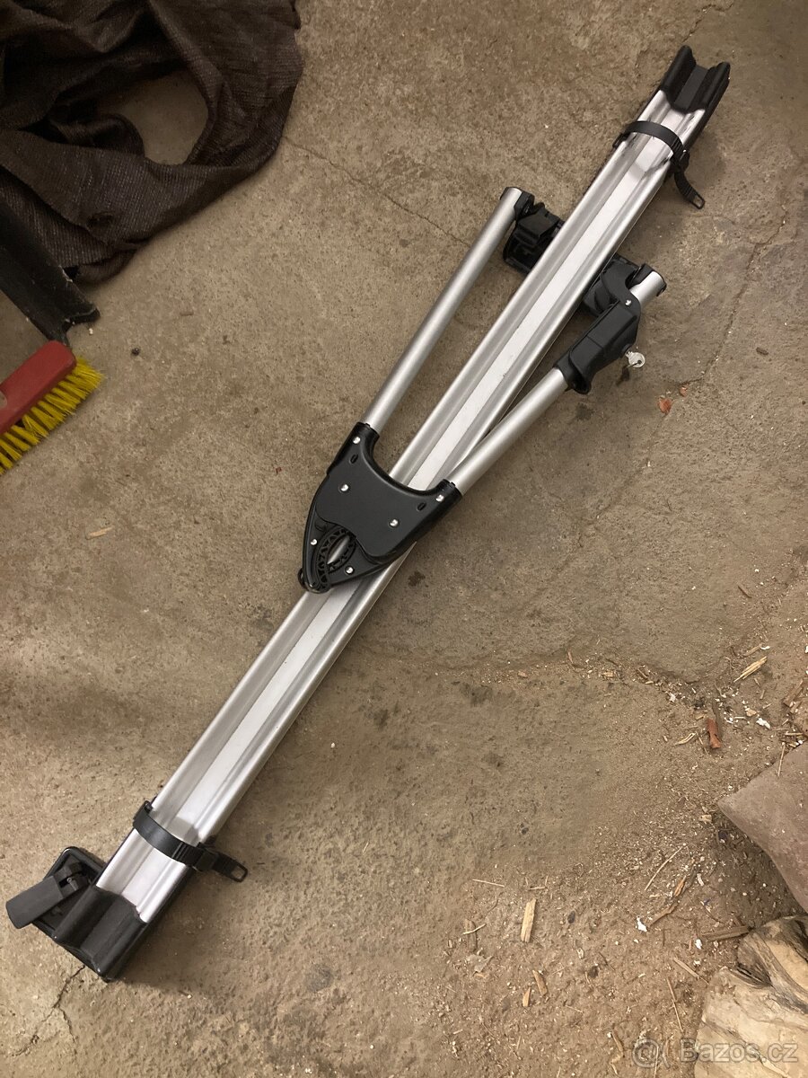 nosič kol Thule tour