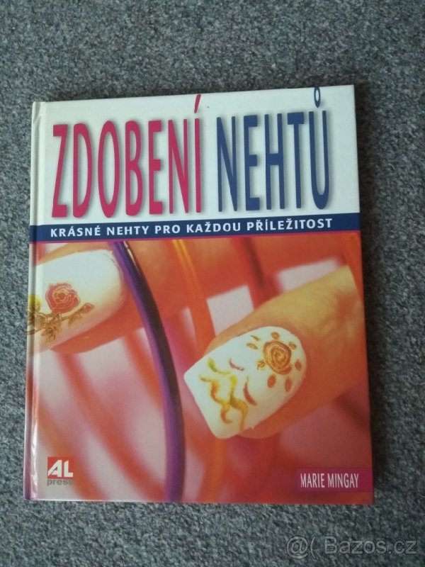 Kniha Zdobení nehtů. Nova