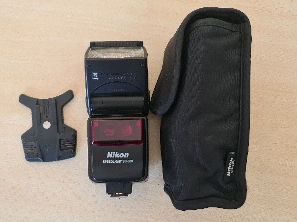 Blesk Nikon SB-600