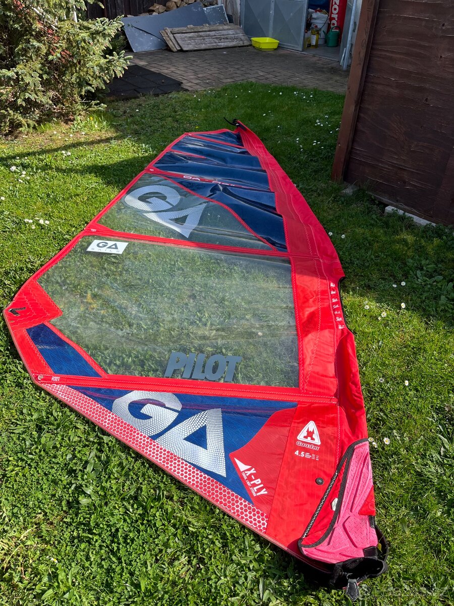 Plachta na windsurfing  4,5m