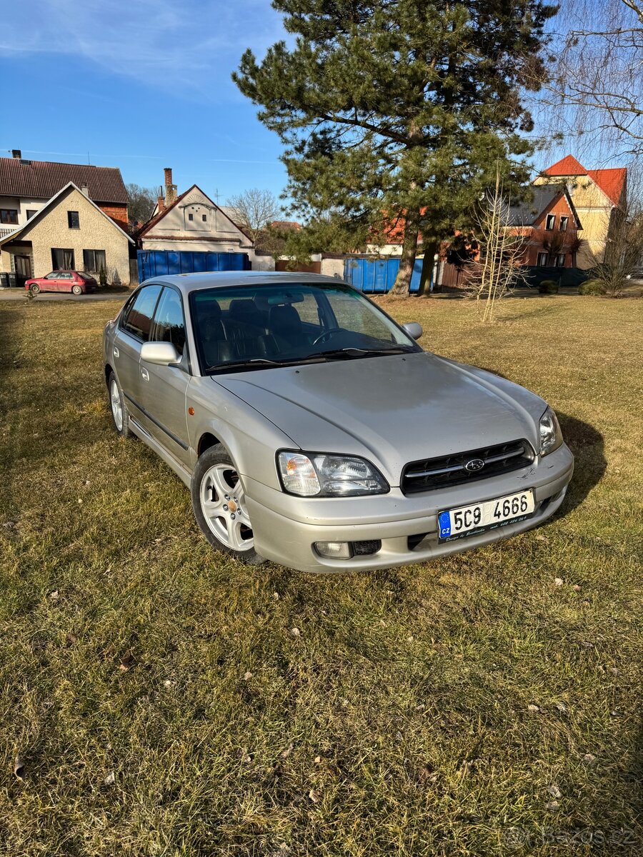 Subaru Legacy 2.5 GX AWD (1999) v plynu