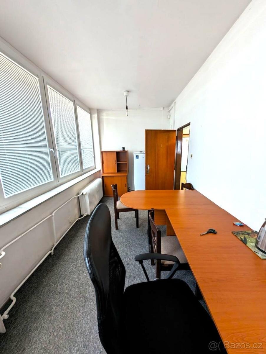 Pronájem kanceláře 14 m2, Javorová 3102, Most