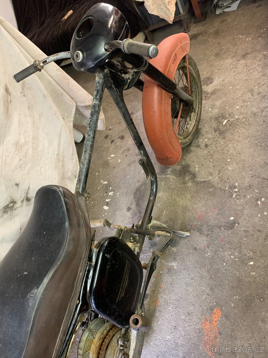 Sháním přední blatnik CZ 250/455