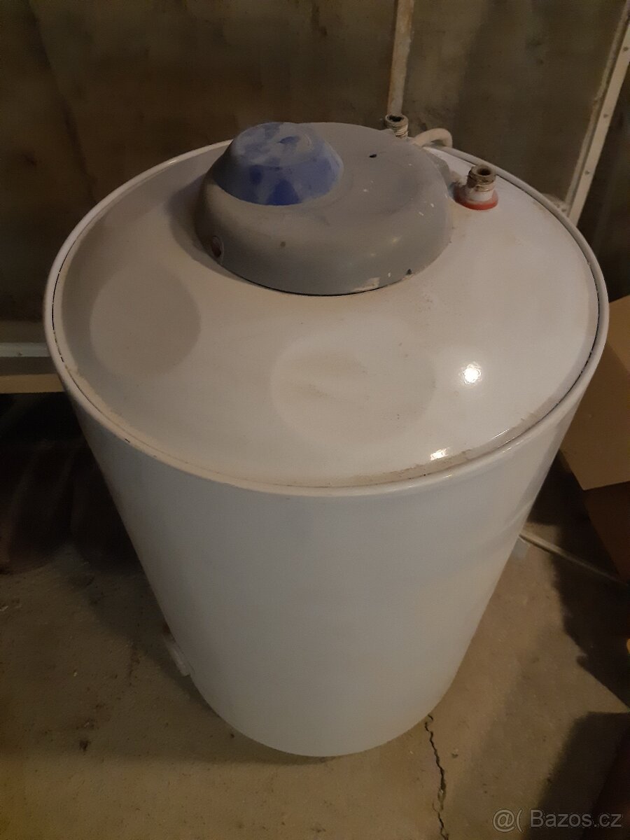Elektrický ohřívač vody 50 l. Bojler.