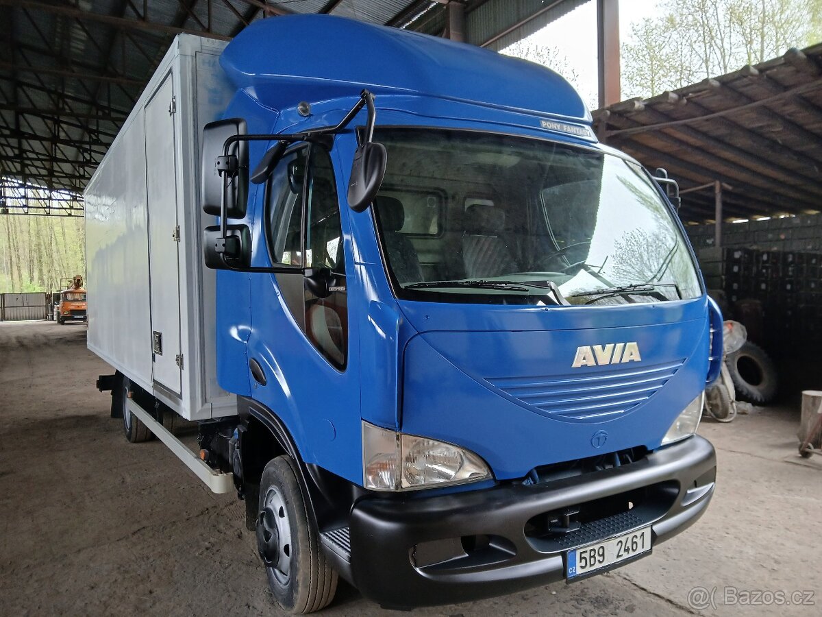 AVIA D90