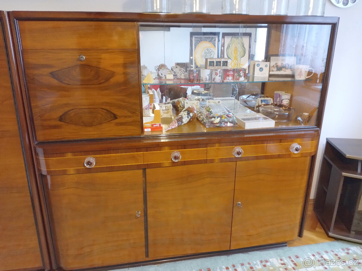 STAROŽITNÁ SKŘÍŇ/SEKRETÁŘ S VITRÍNOU A BAREM 1959