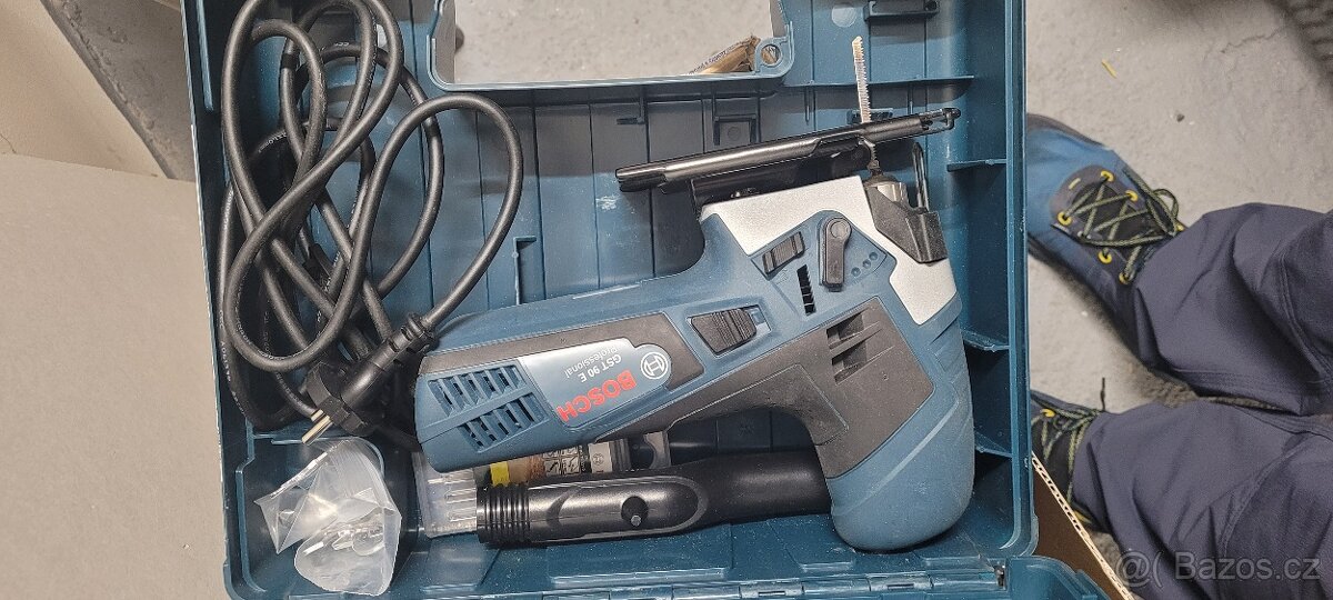 Přímočará pilka BOSCH GST 90 E