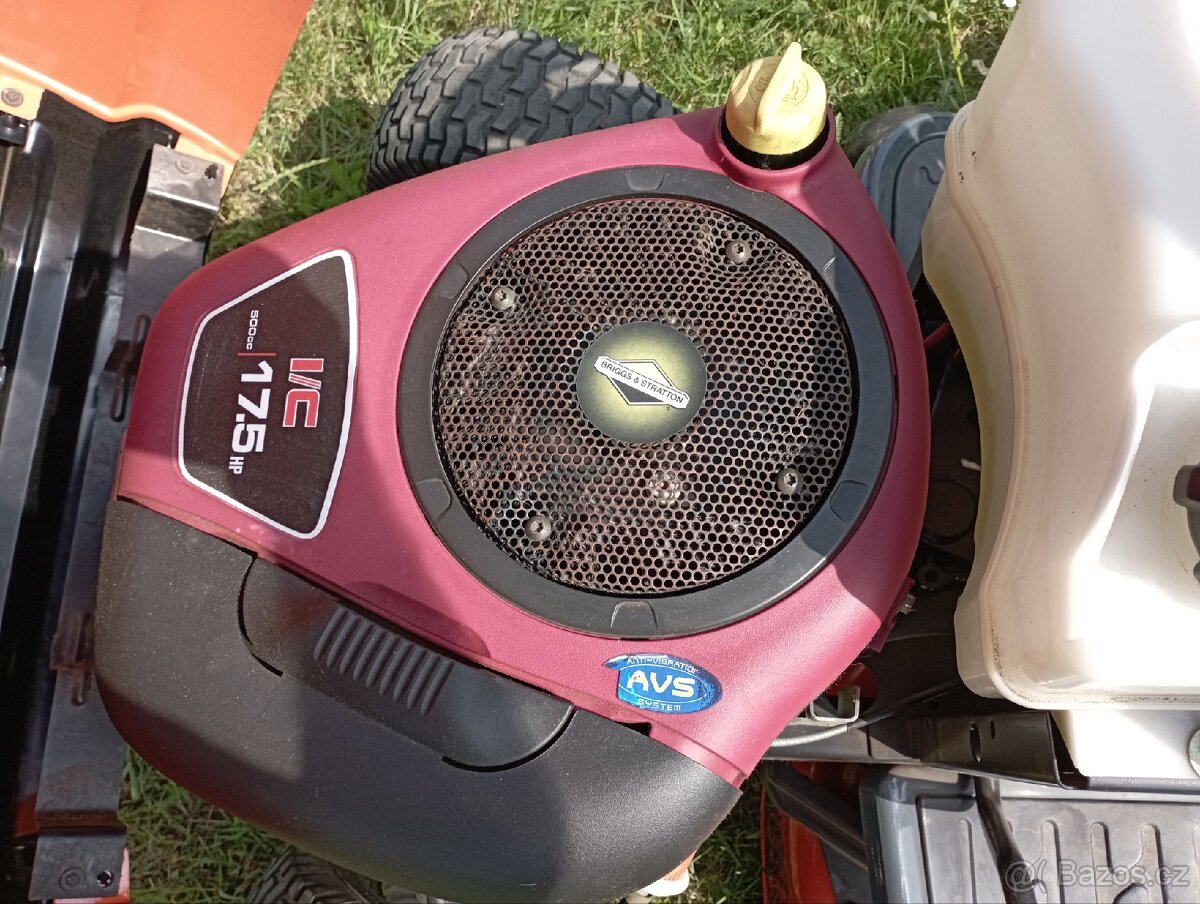 sekačka, zahradní traktor, traktůrek,