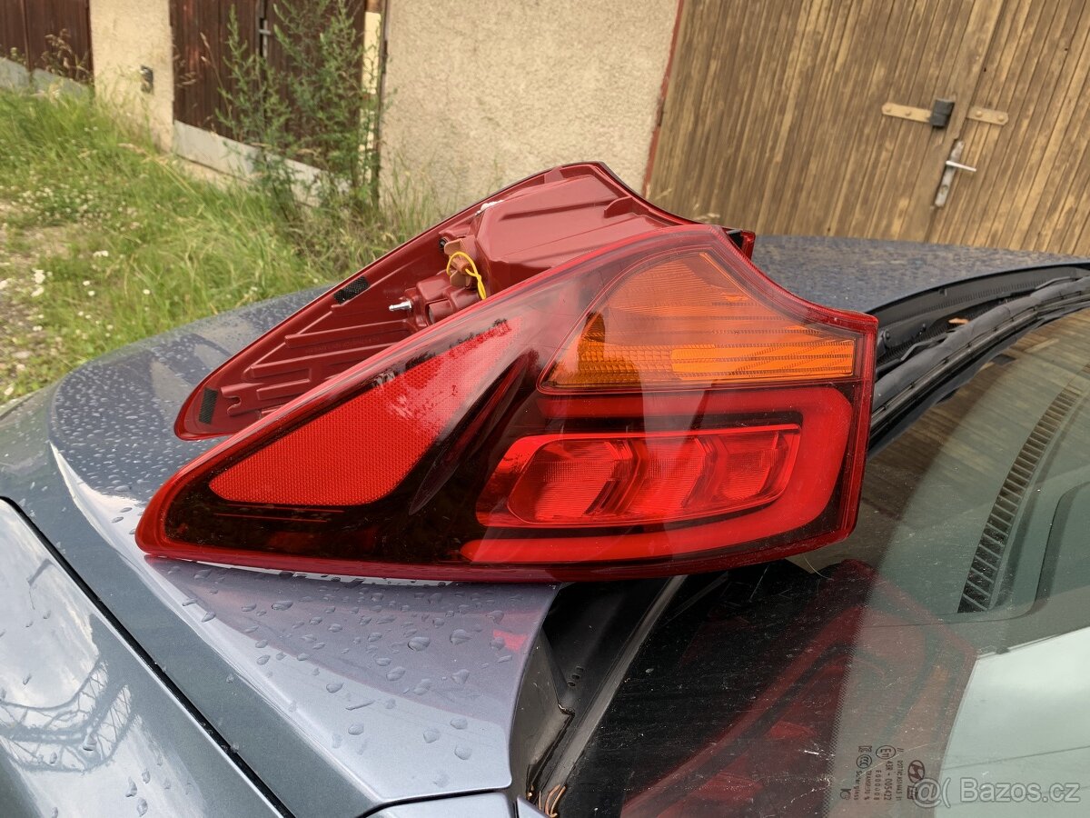 Hyundai Santa Fe zadní skupinová světla